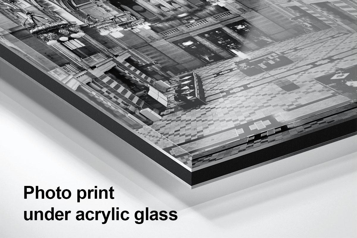 Kelvingrove Museum interior black and white acrylic glass detail